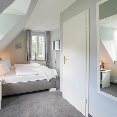 Дом отдыха Seepferdchen, 12b, Haus Zingst 12b Остзебад Нинхаген